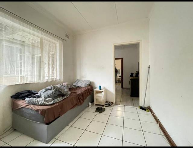 1 BEDROOM PROPERTY TO RENT IN BISLEY